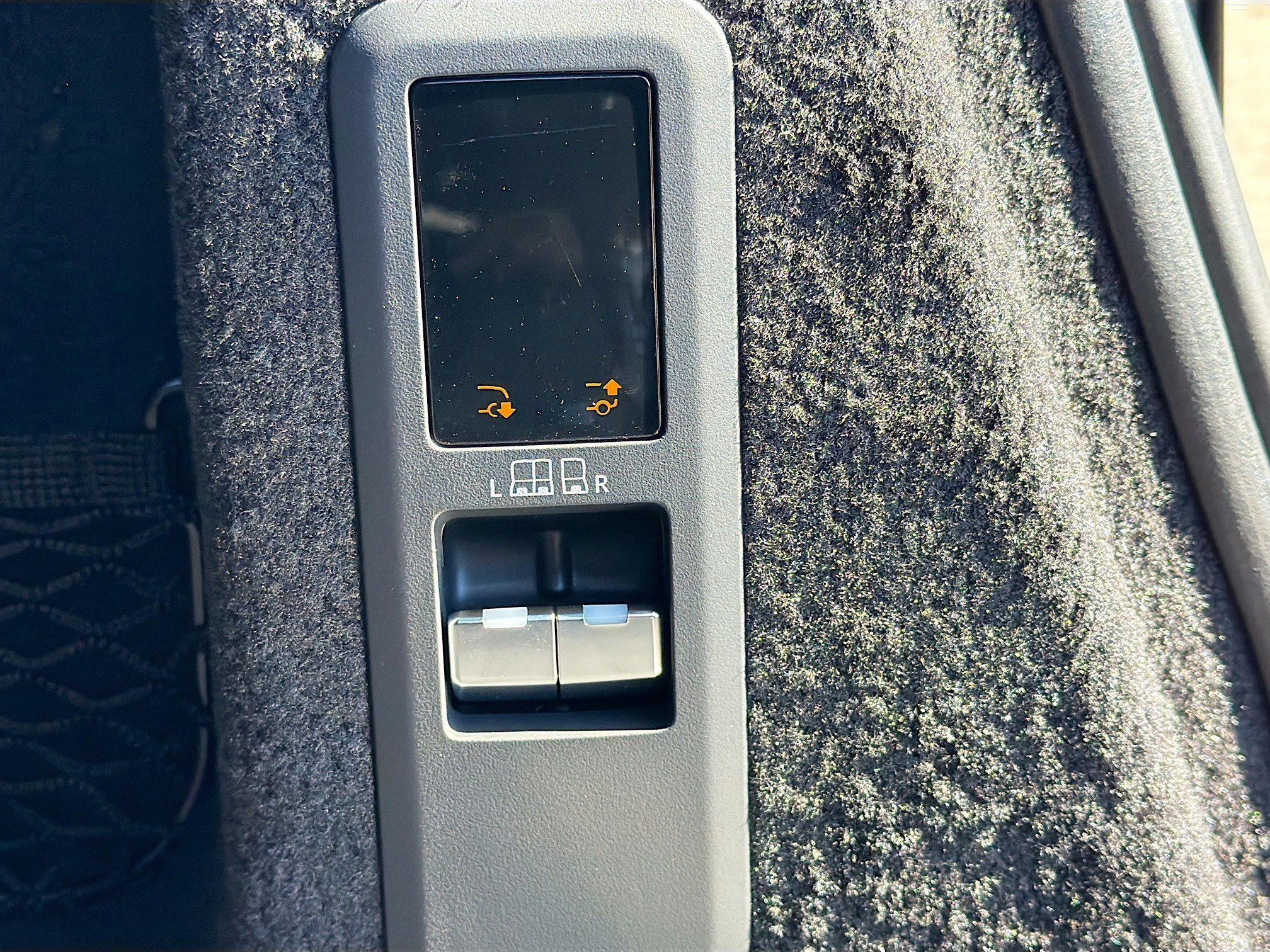 New 2026 Constellation Blue Ultra Metallic Gloss Land Rover Dynamic SE image 13