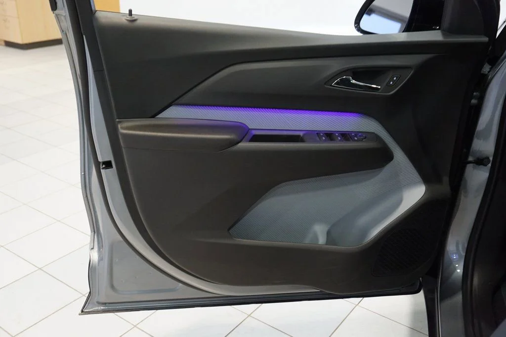 2027 Chevrolet Bolt RS - Photo 25