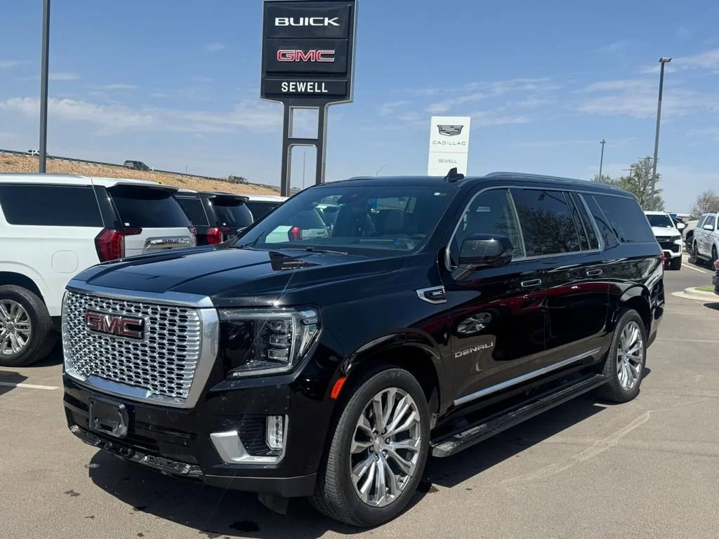 2023 GMC Yukon Denali AWD's photo