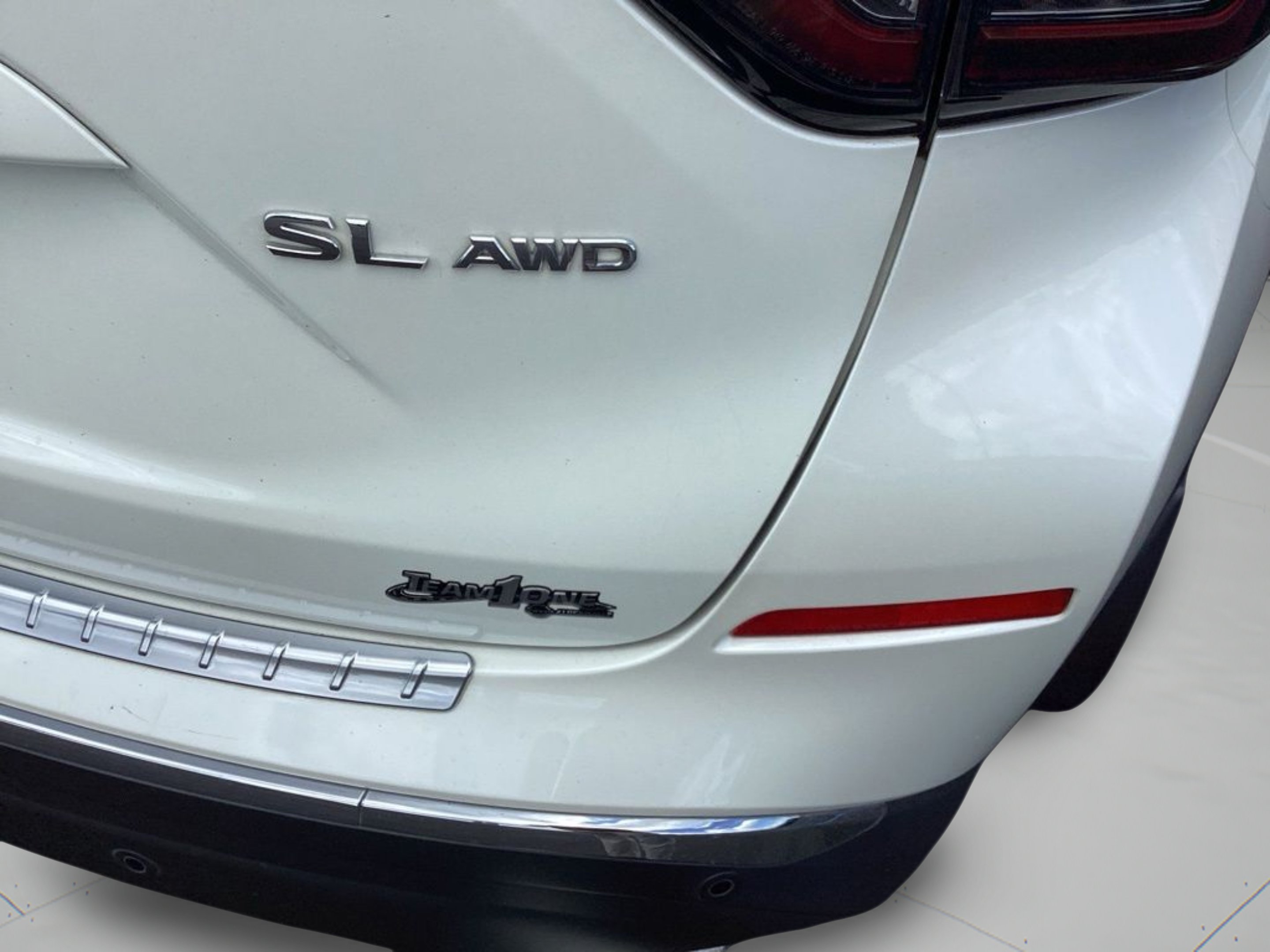 Used 2024 White Nissan SL image 27
