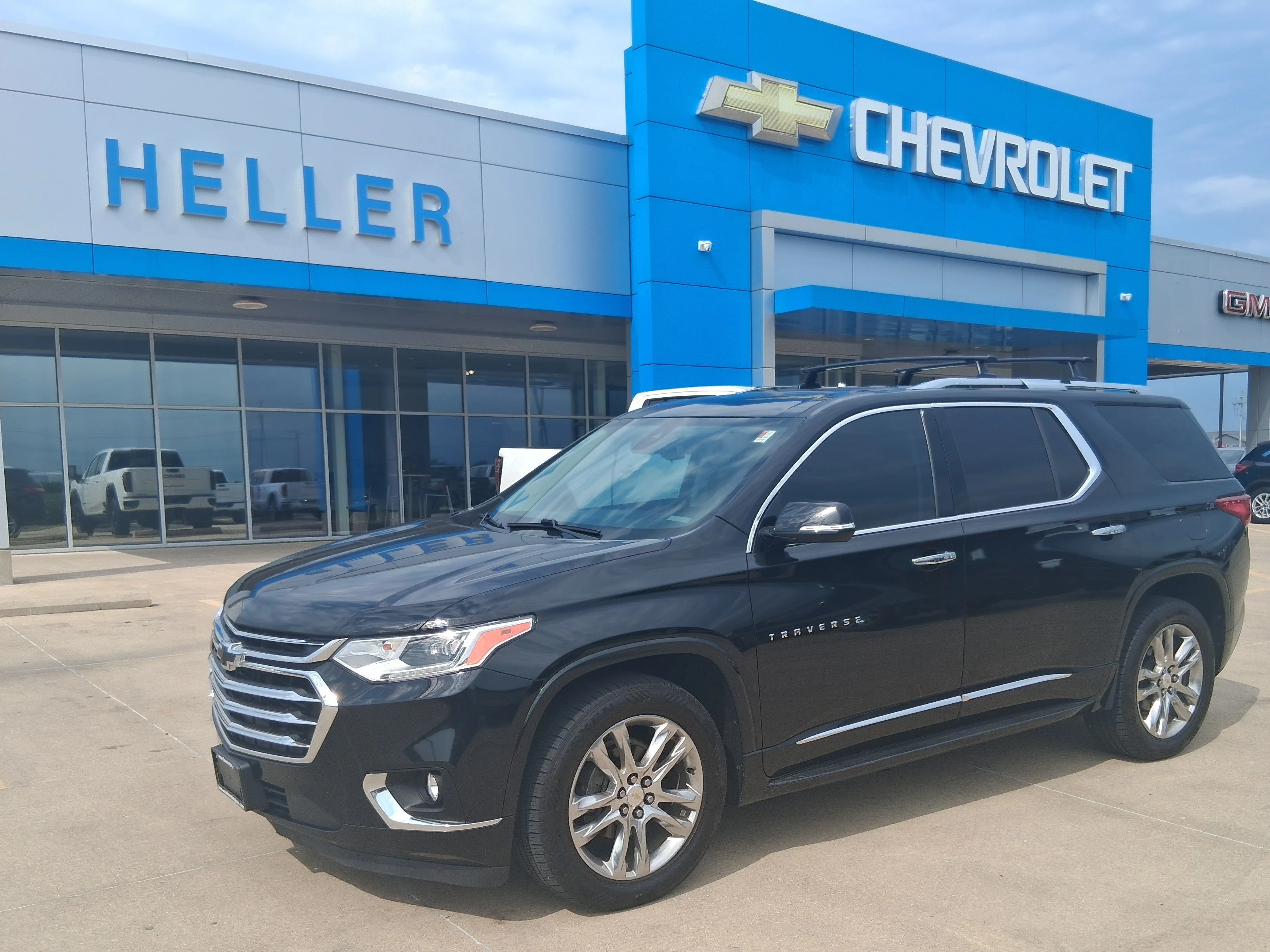 Used 2018 Mosaic Black Metallic Chevrolet High Country image 3