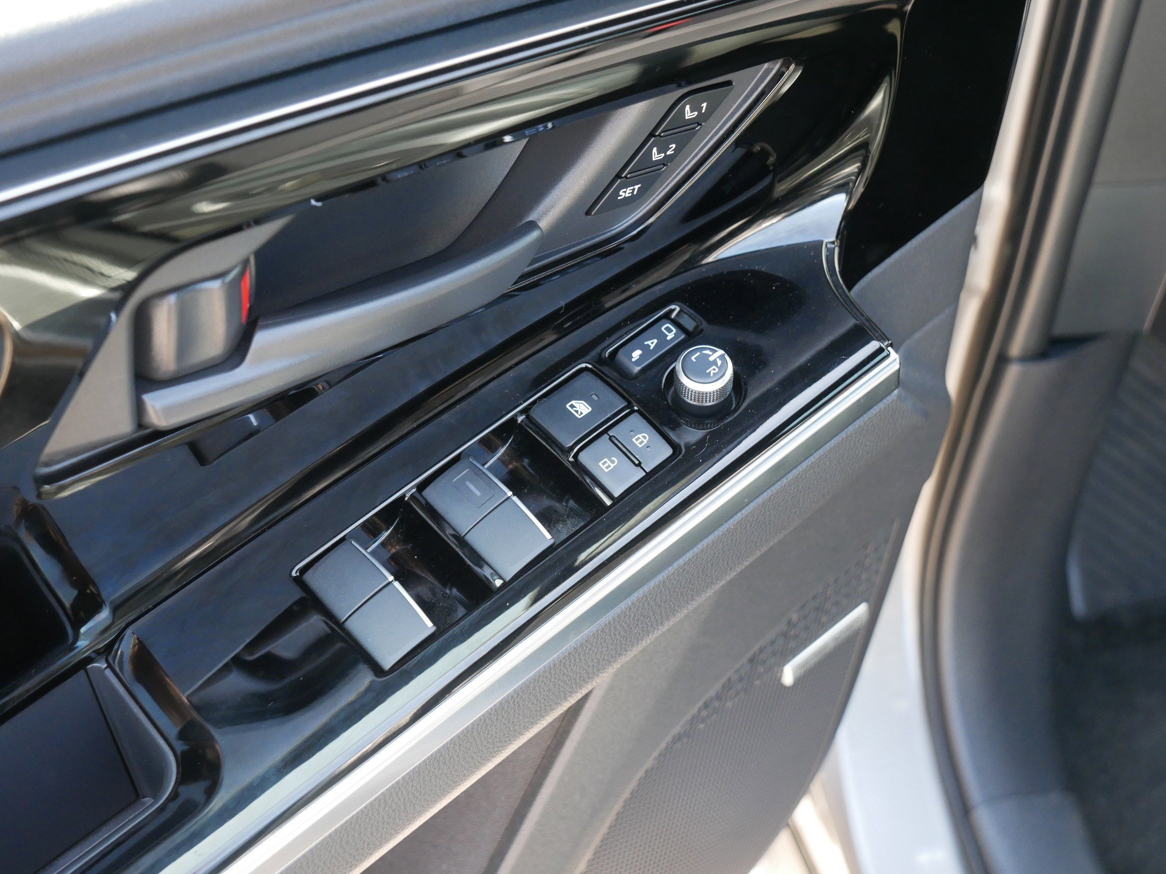 Used 2023 Smoked Carbon Subaru Limited image 19