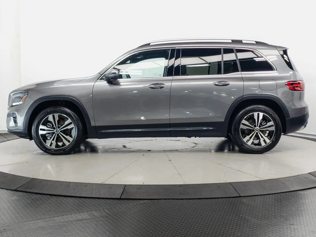 Certified Used 2026 Mountain Grey Metallic Mercedes-Benz GLB 250 image 4