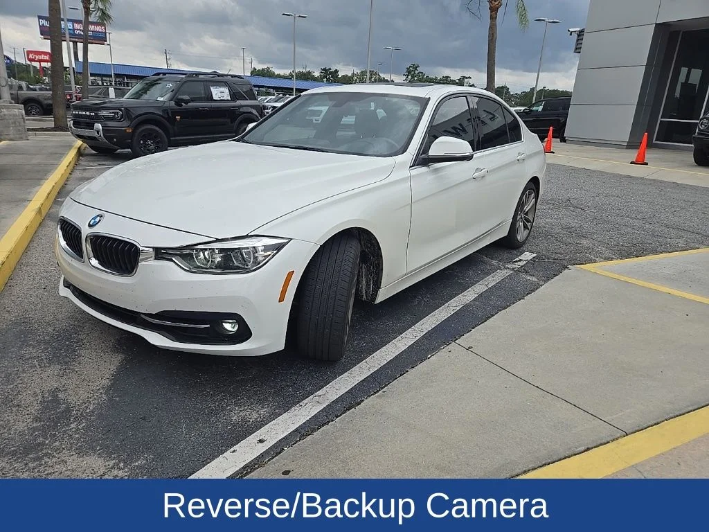 Used 2018 Alpine White BMW 330i image 4