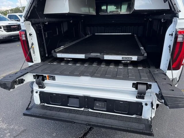 Used 2025 White GMC Denali Ultimate image 21