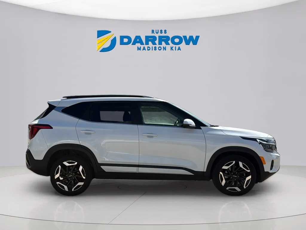 Used 2024 Snow White Pearl Kia SX image 6