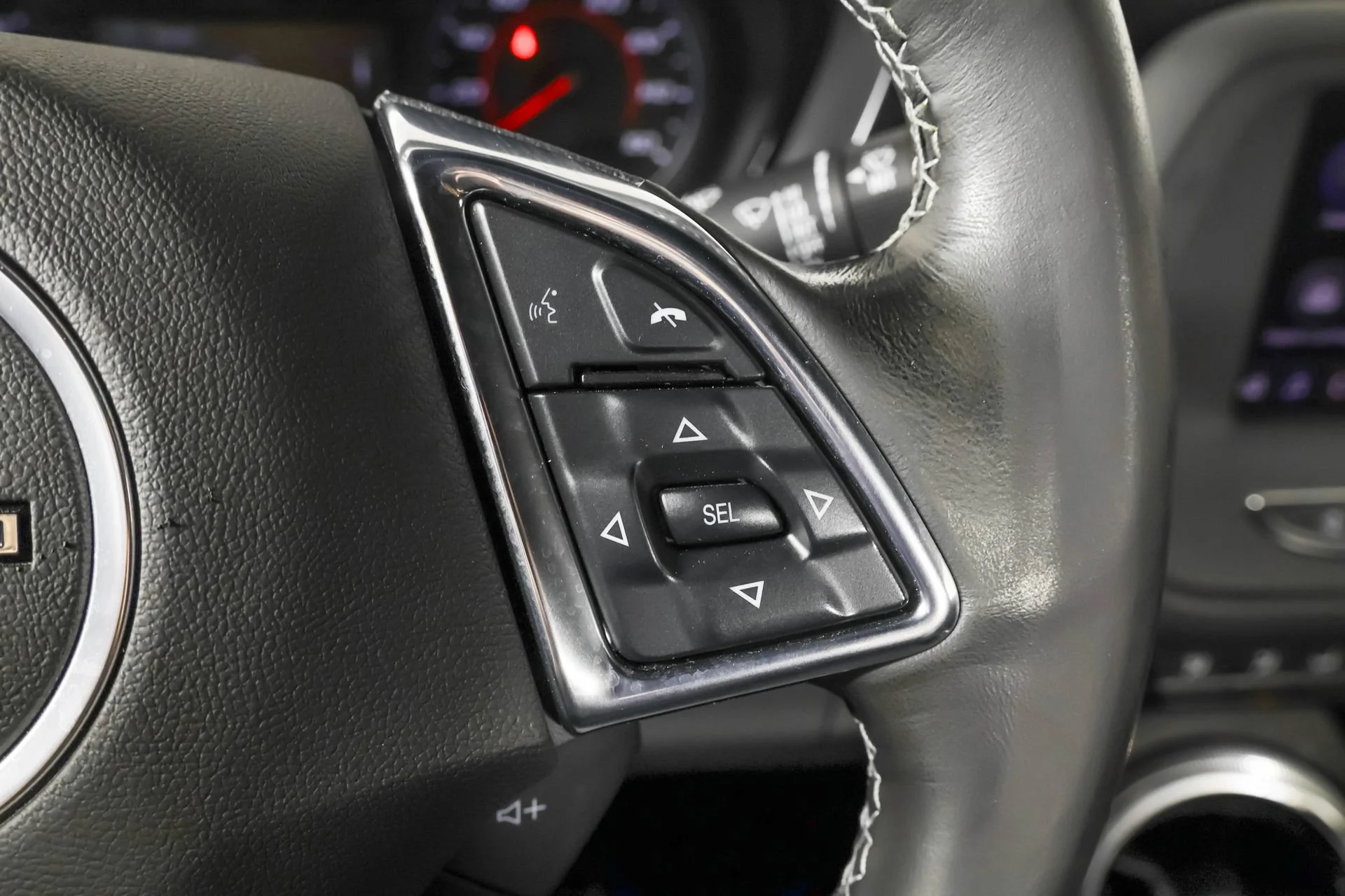 Used 2023 BLACK Chevrolet 1LT image 26