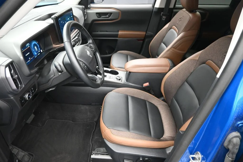 Used 2025 Blue Ford Outer Banks image 16