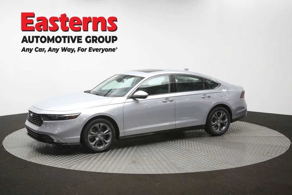Used 2025 Silver Honda EX-L image 53