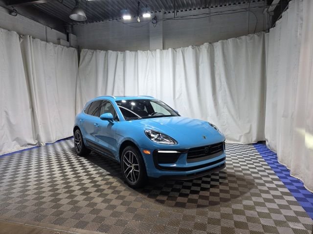 2023 Porsche Macan -'s photo