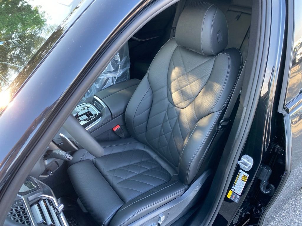 New 2026 Black Sapphire Metallic BMW xDrive50e image 11