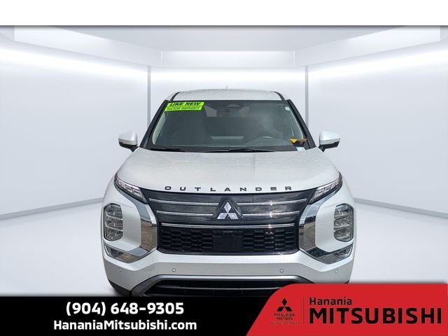 Used 2025 White Mitsubishi SE image 8
