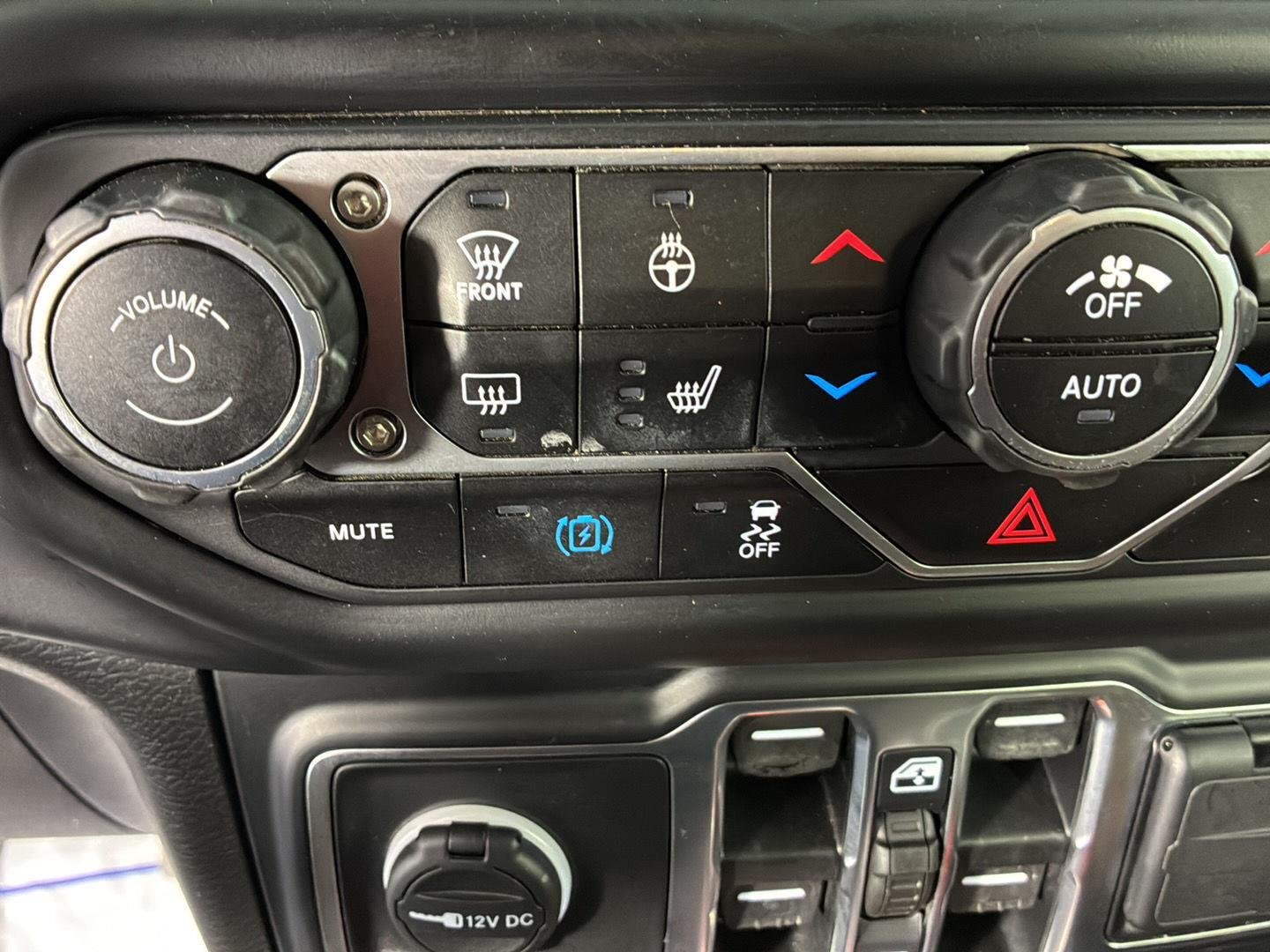 Used 2021 Hydro Blue Pearlcoat Jeep Unlimited Rubicon image 38