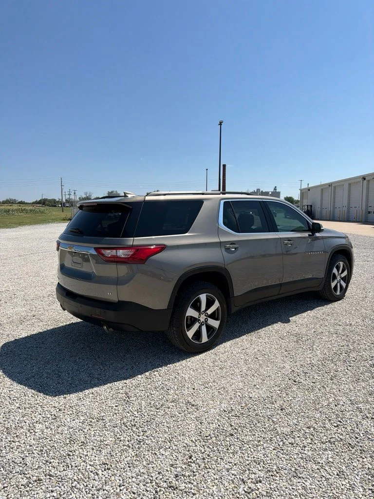 Used 2019 Gray Chevrolet 3LT image 3