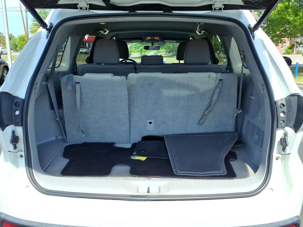 Used 2015 Blizzard Pearl Toyota LE V6 image 26