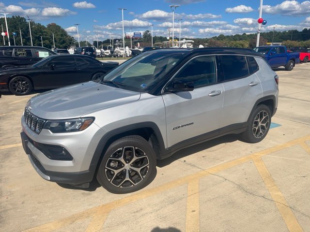 Used 2024 Silver Jeep Limited image 1