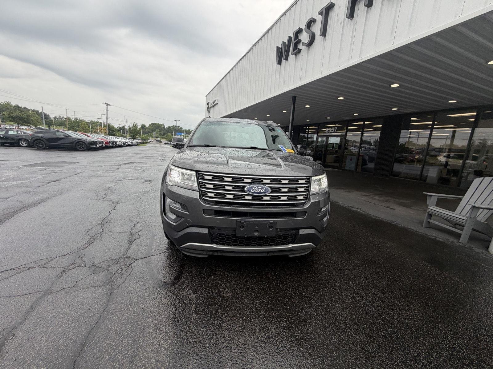 Used 2017 Magnetic Ford XLT image 4