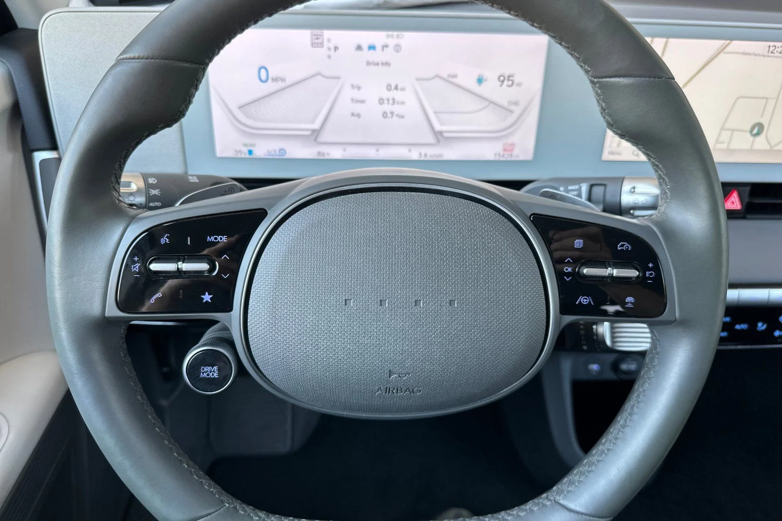 Used 2024 Green Hyundai SEL image 25