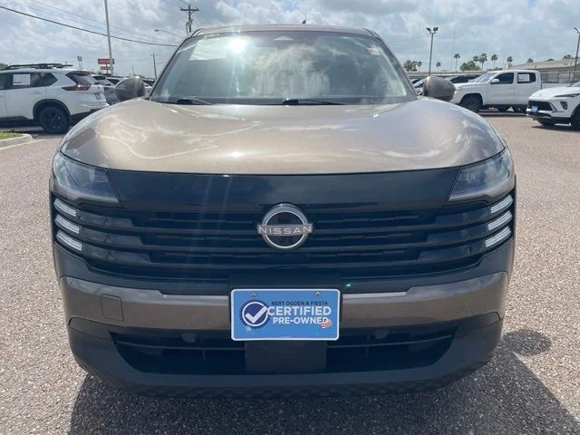 Used 2025 Brown Nissan SV image 2