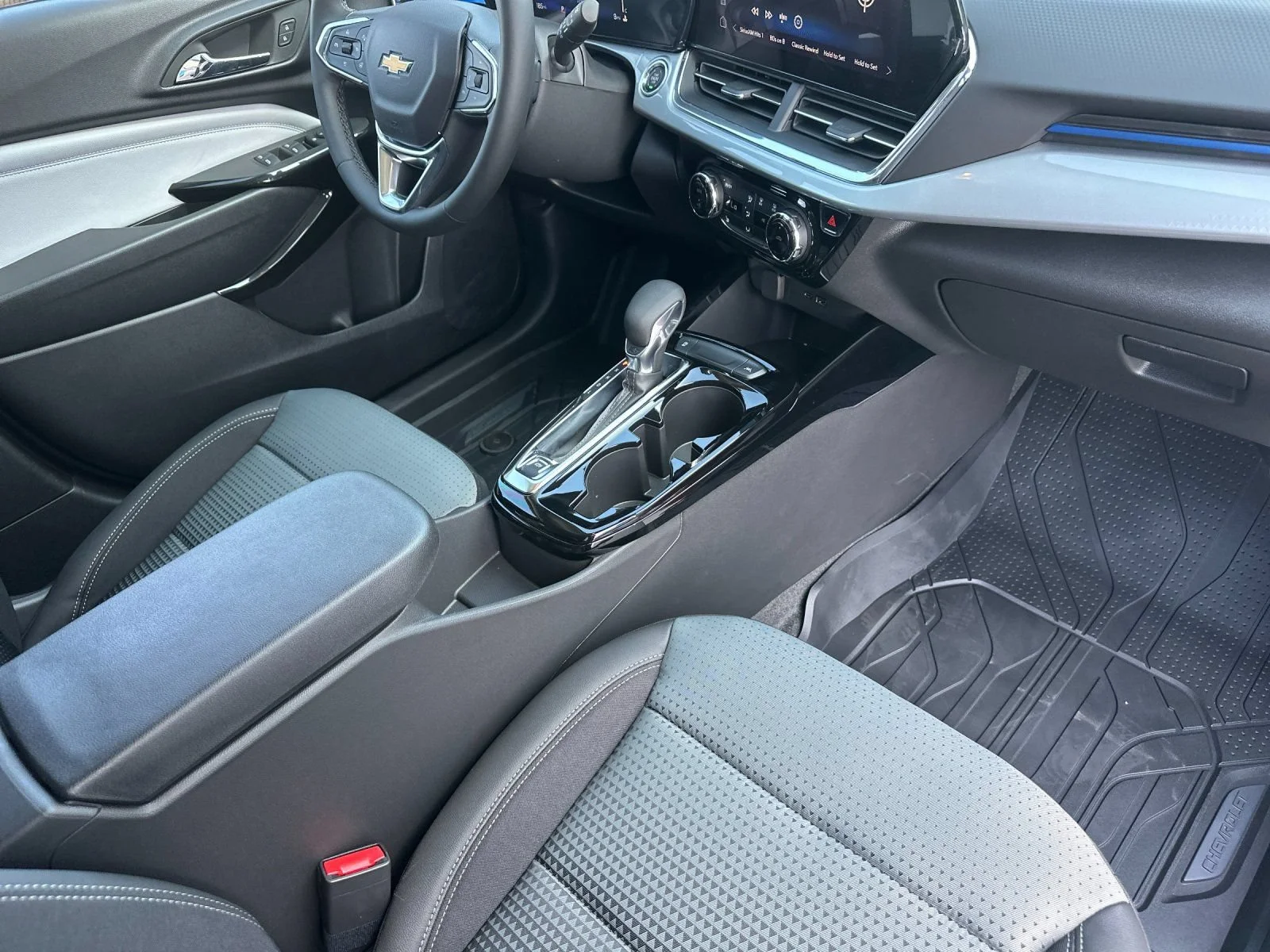 2026 Chevrolet Trax LT - Photo 16