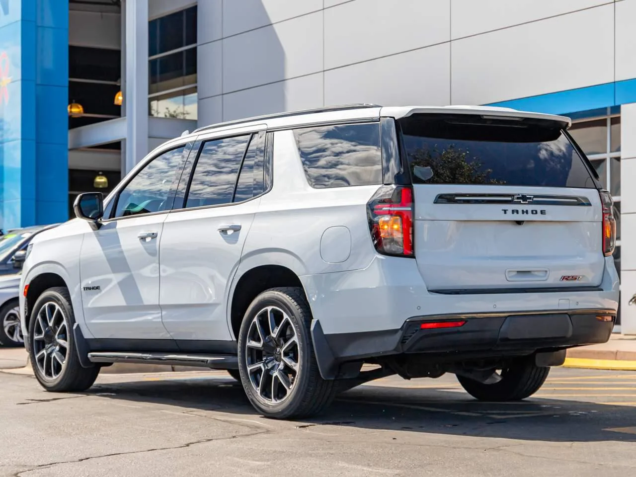 Used 2021 SUMMIT WHITE Chevrolet RST image 3