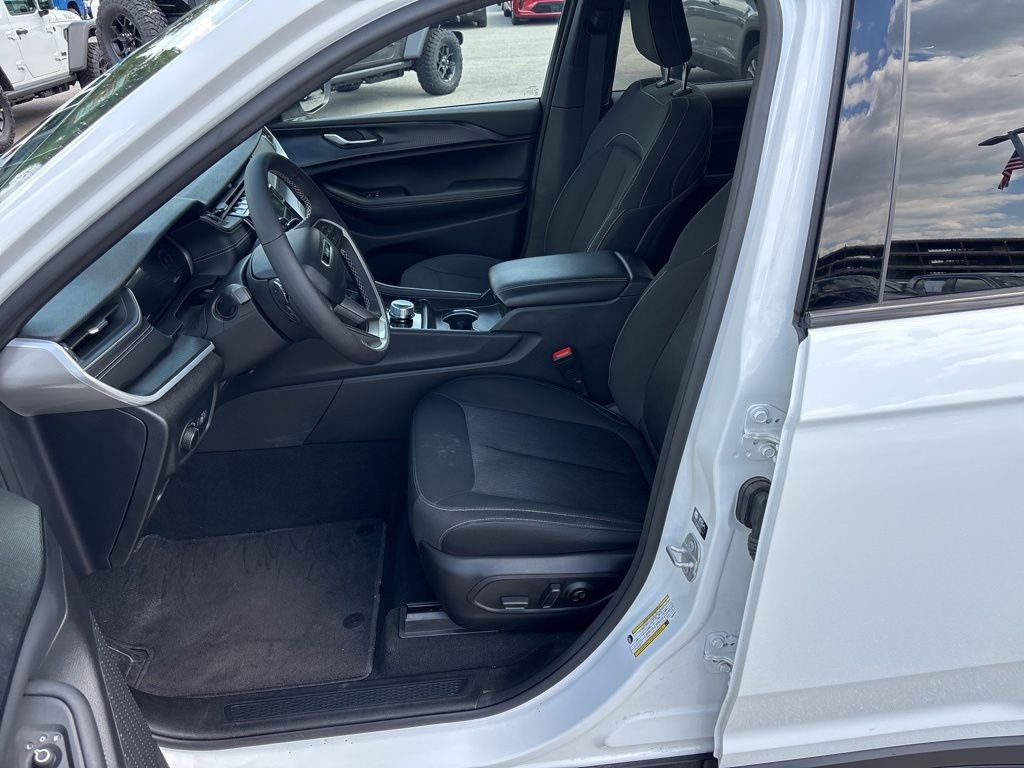Certified Used 2025 White Jeep Laredo X image 9