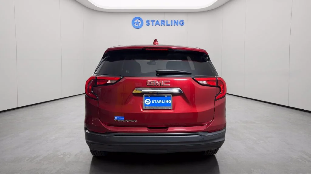 Used 2020 RED QUARTZ TINTCOAT GMC SLE image 7