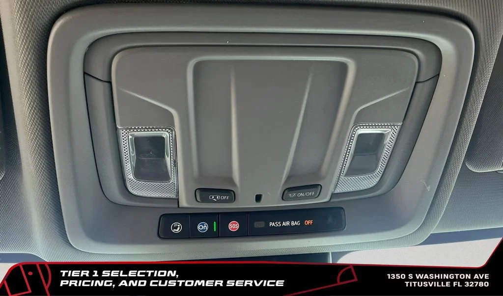 Used 2024 Summit White GMC Pro image 29