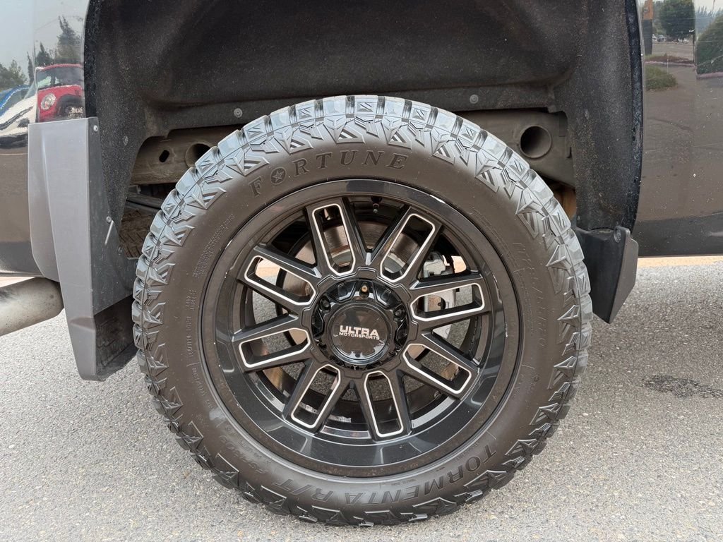 Used 2016 Black Chevrolet High Country image 9