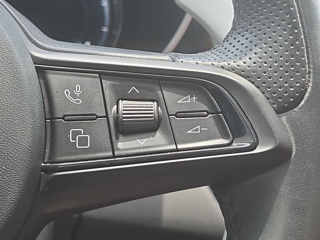 Used 2024 White Alfa Romeo Veloce image 18
