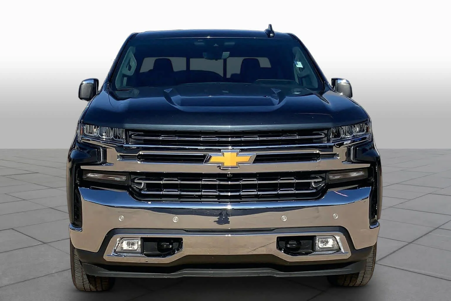 Used 2019 Shadow Gray Metallic Chevrolet LTZ image 3