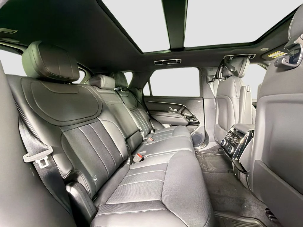 New 2026 Carpathian Grey Land Rover Dynamic SE image 29