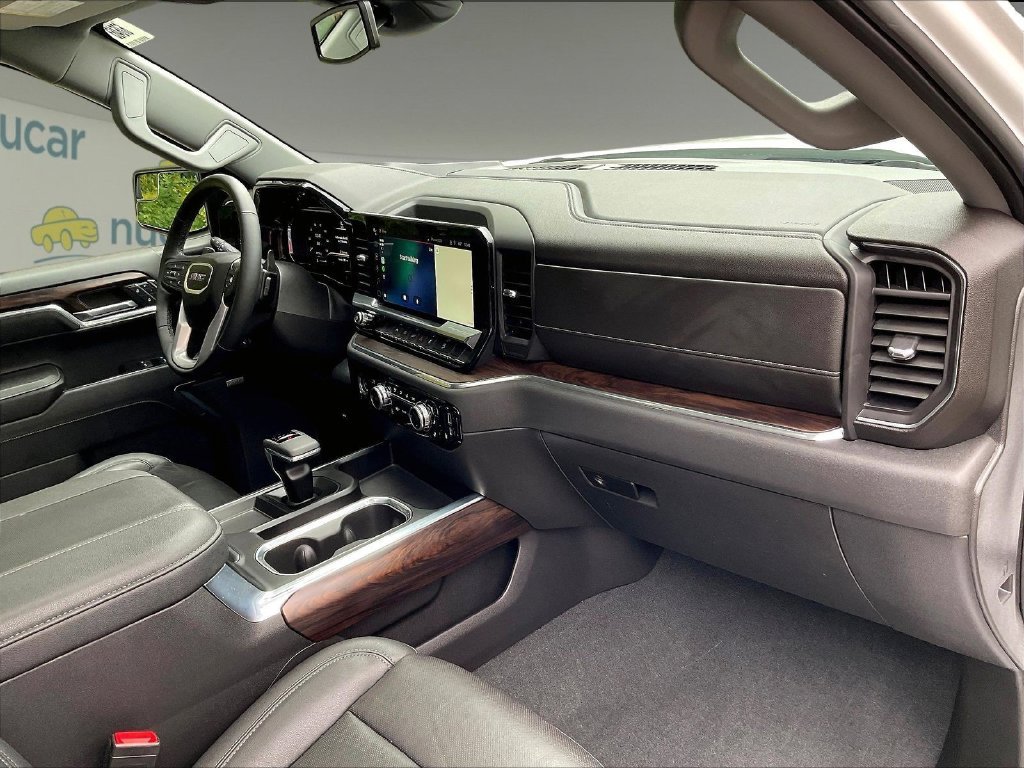 Used 2023 White GMC SLT image 14