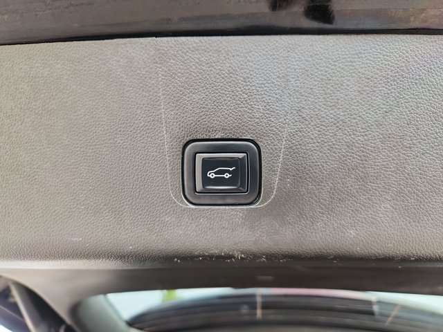 Used 2023 MOSAIC BLACK METALLIC Chevrolet LT Cloth image 34