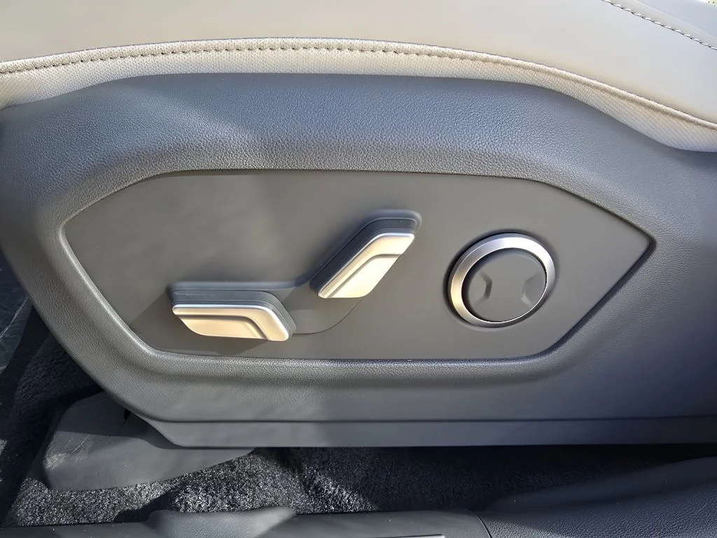 Used 2026 Serenity White Hyundai SEL image 17