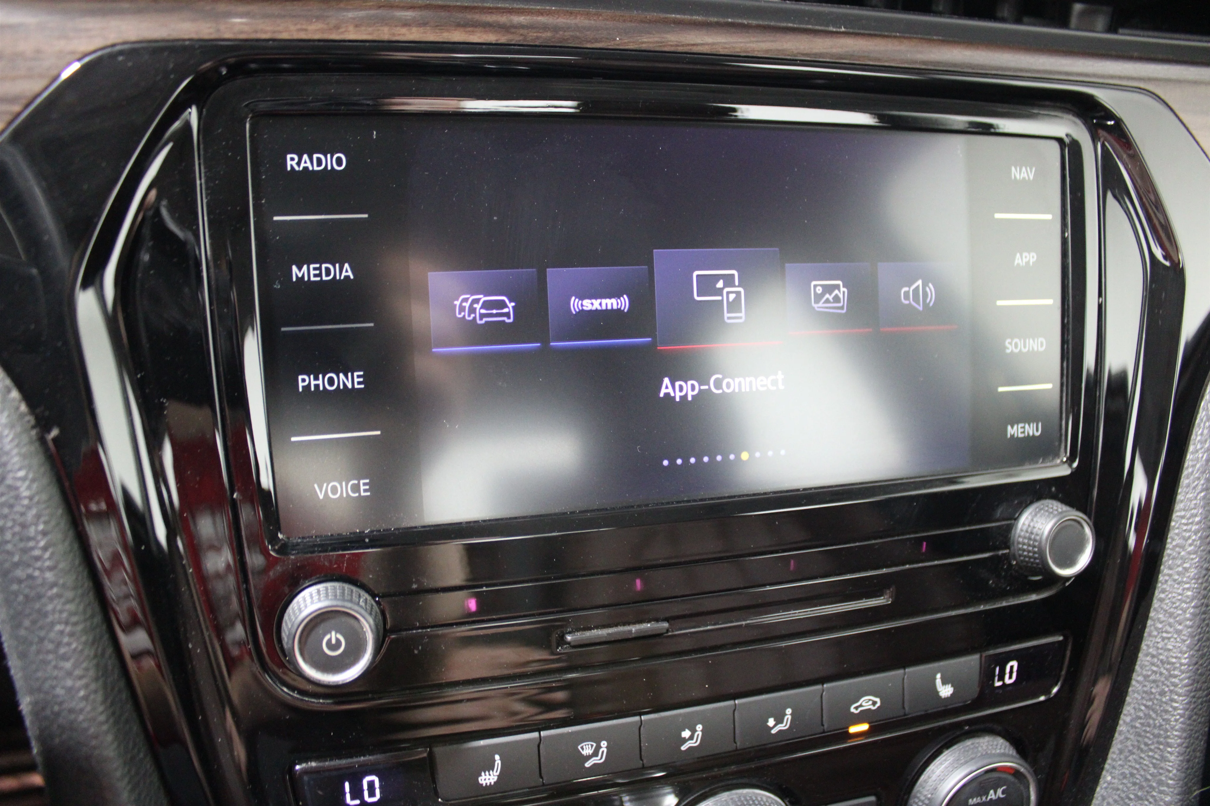 2022 Volkswagen Passat Limited Edition - Photo 14
