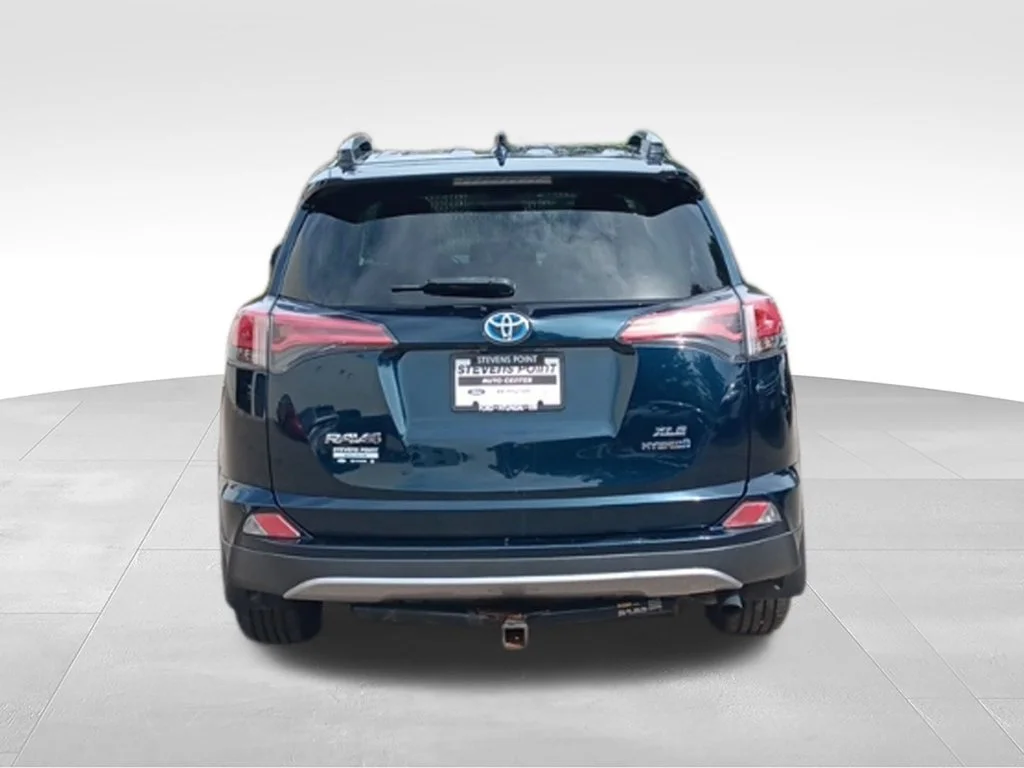 Used 2018 Galactic Aqua Mica Toyota XLE image 6