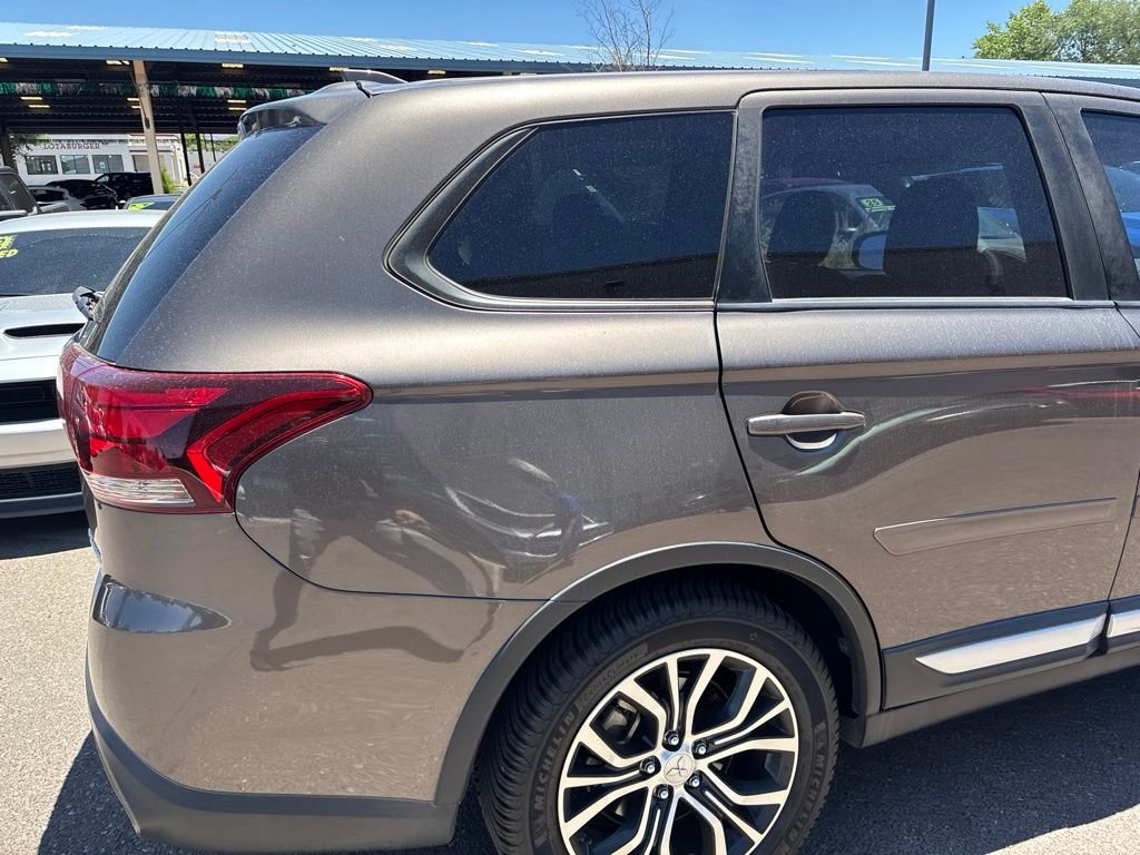 Used 2017 Brown Mitsubishi SE image 19