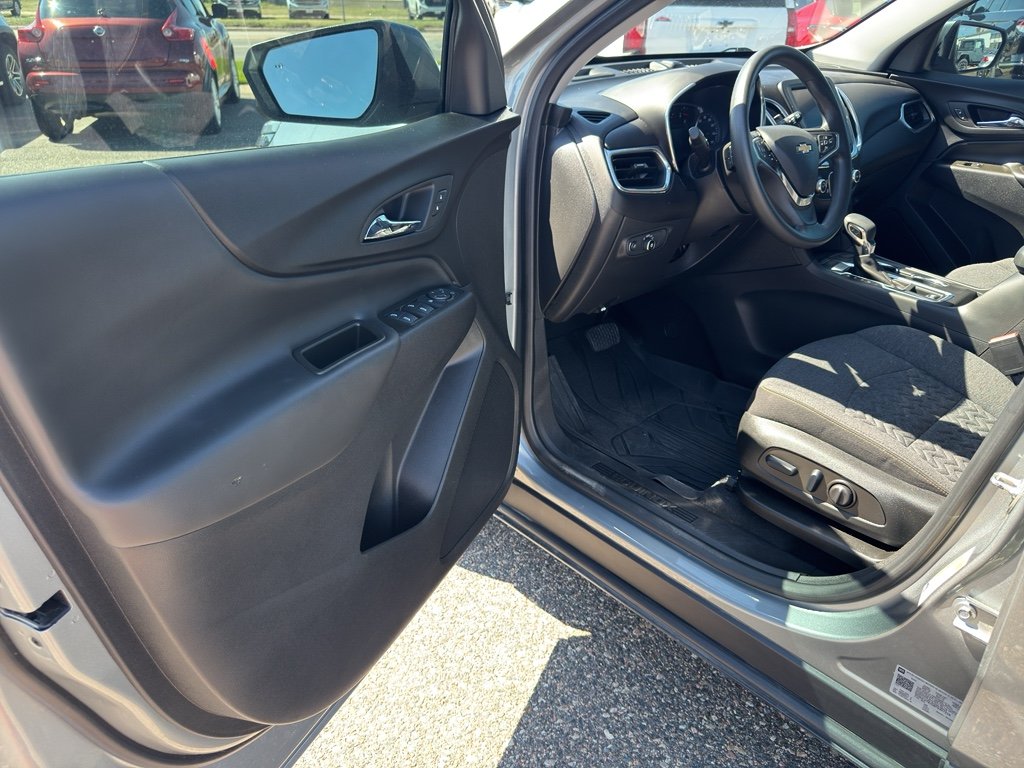 Used 2023 Sterling Gray Metallic Chevrolet LT image 10