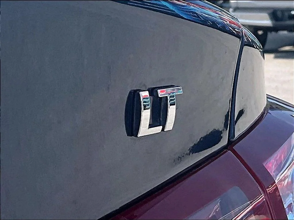 Used 2020 Blue Chevrolet LT image 9