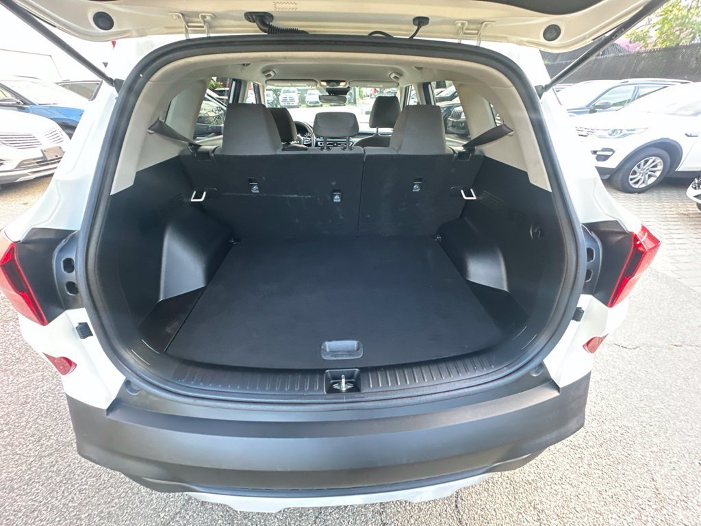 Used 2023 White Kia LX image 28