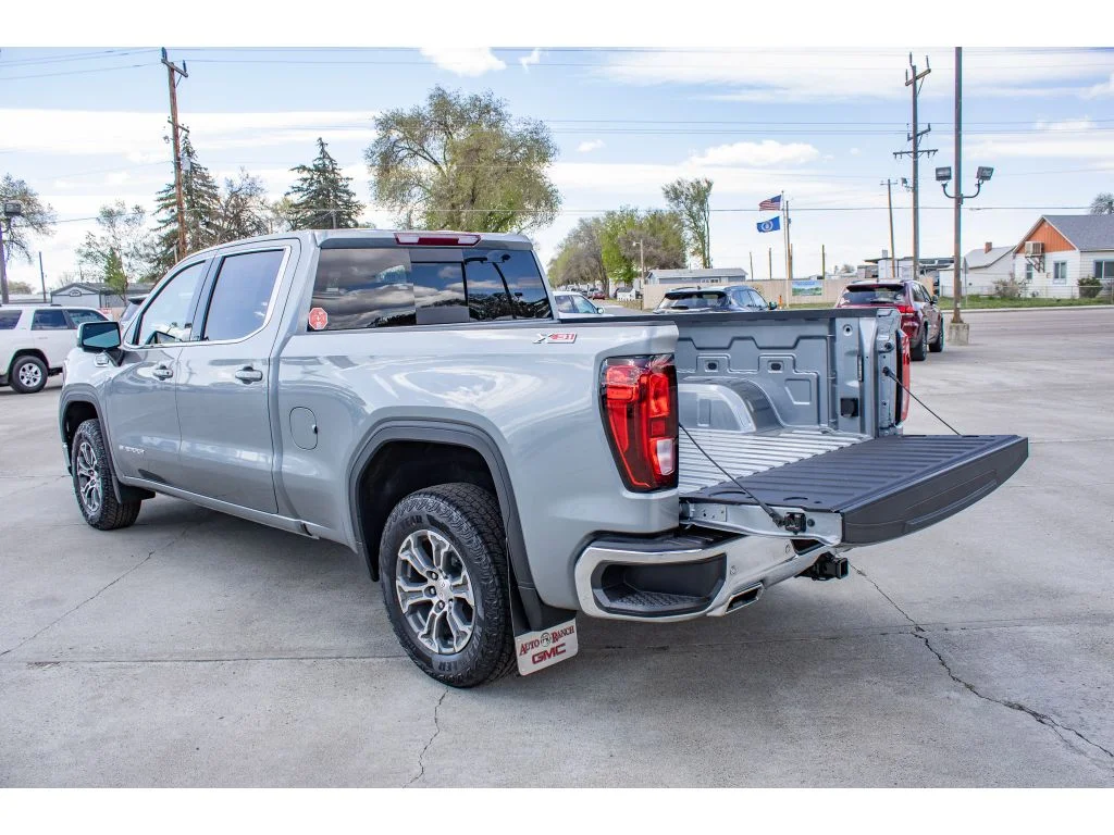 2026 GMC Sierra 1500 SLE - Photo 9