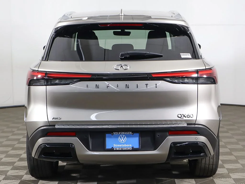 Used 2023 Titanium INFINITI LUXE image 15