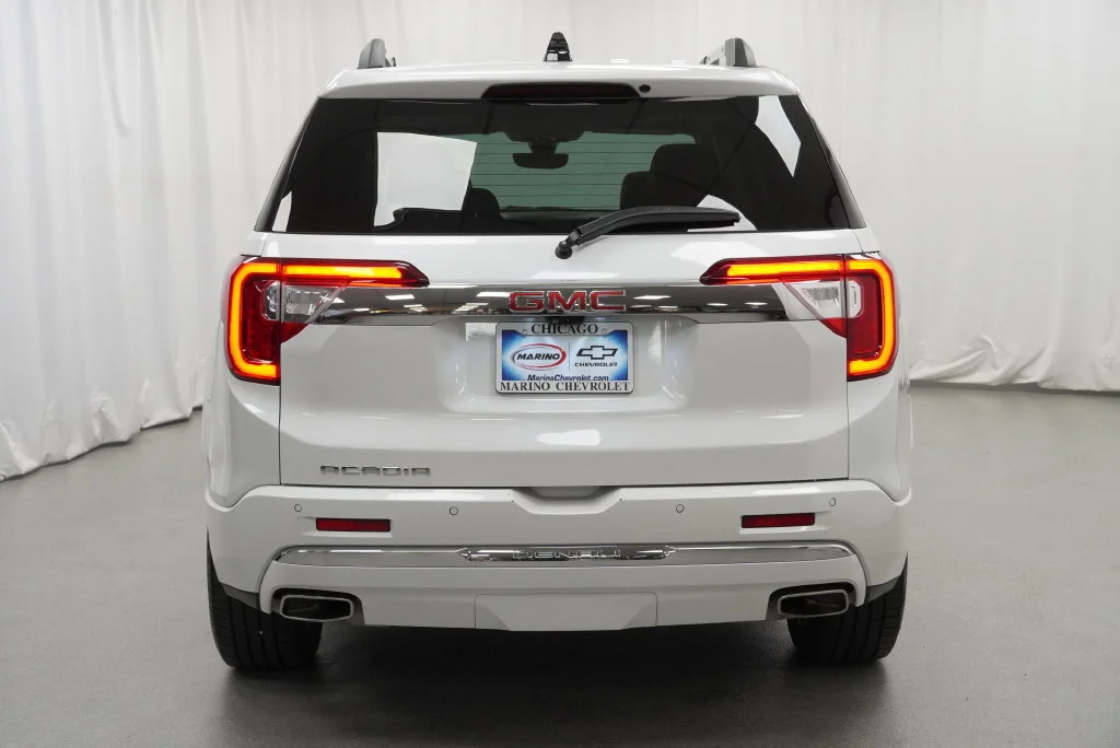 Used 2023 White Frost Tricoat GMC Denali image 41