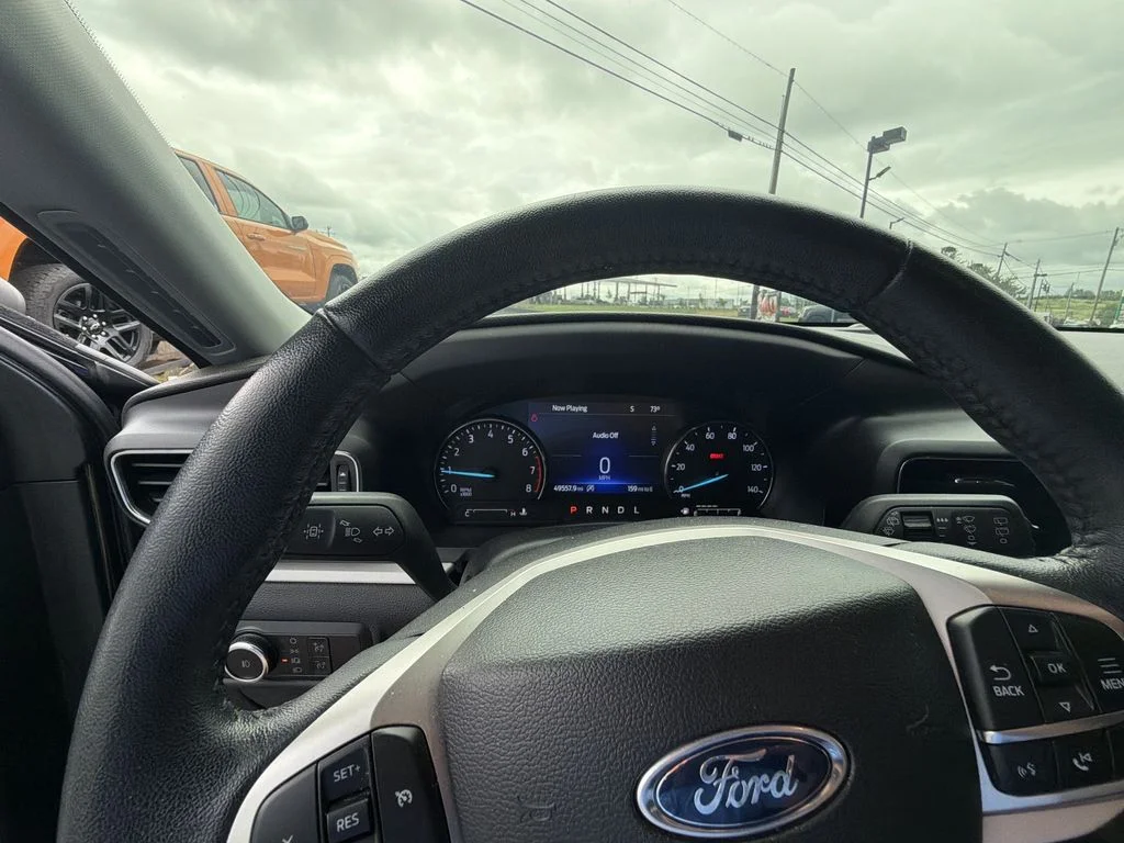 Used 2023 Black Ford XLT image 15
