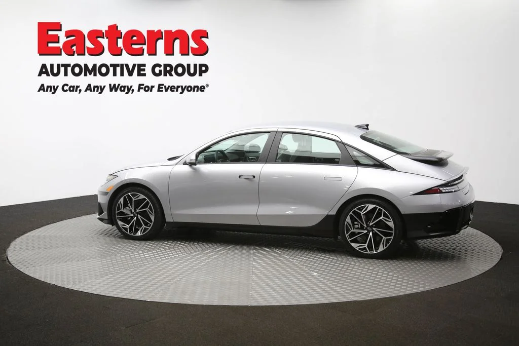 Used 2023 Silver Hyundai SEL image 61