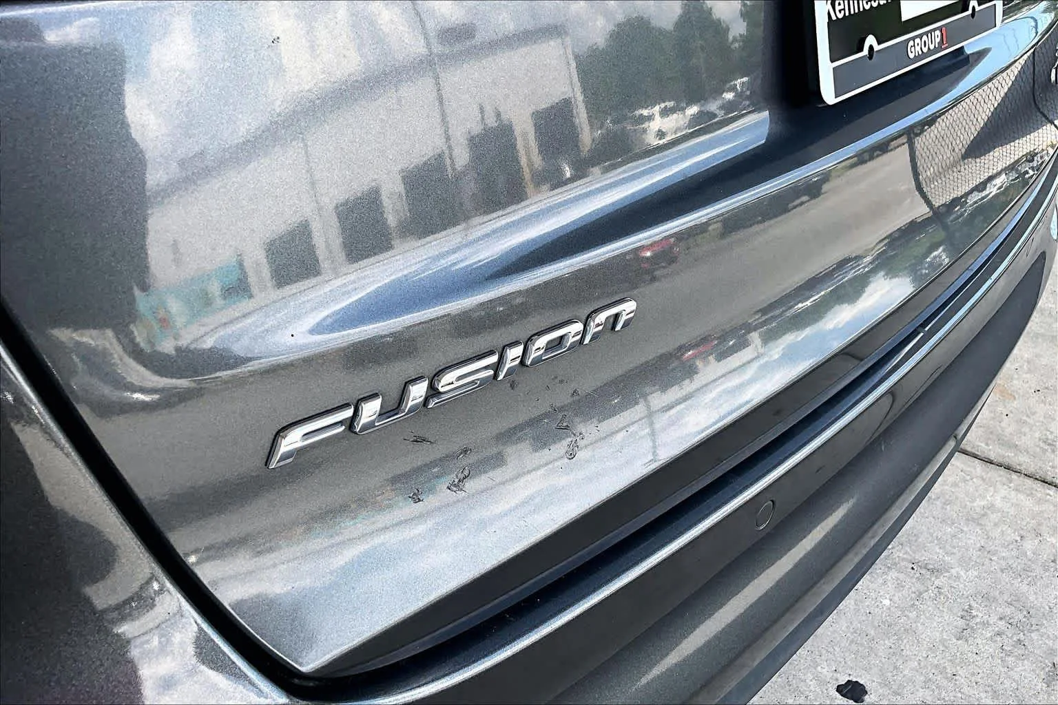 Used 2019 Magnetic Metallic Ford SE image 29