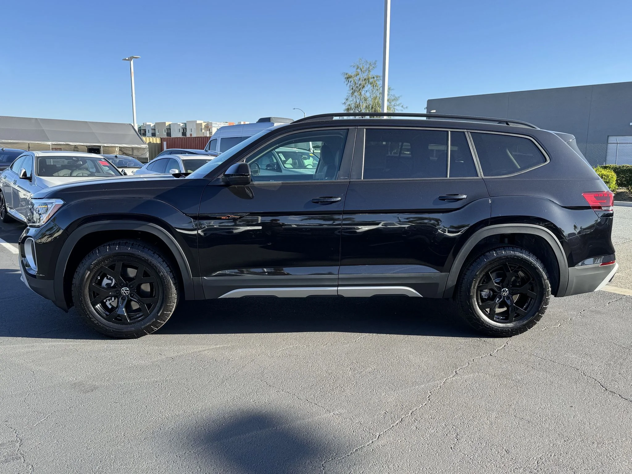 New 2026 Deep Black Pearl Volkswagen 2.0T Peak Edition image 4