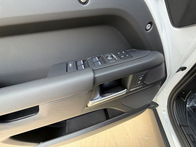 New 2026 Fuji White Land Rover X-Dynamic SE image 11
