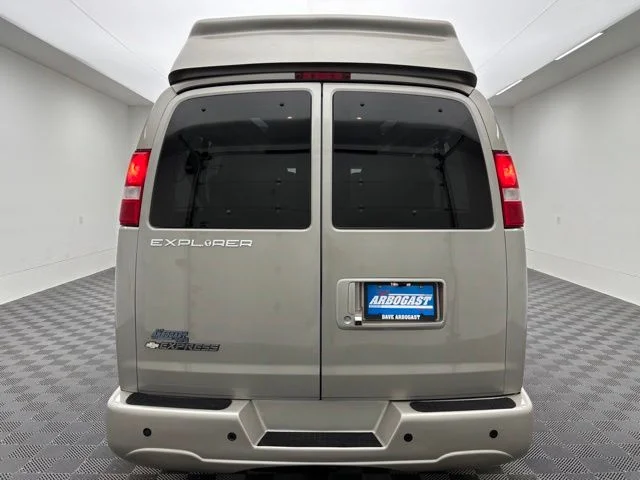 2022 Chevrolet Express Cargo Work Van - Photo 9